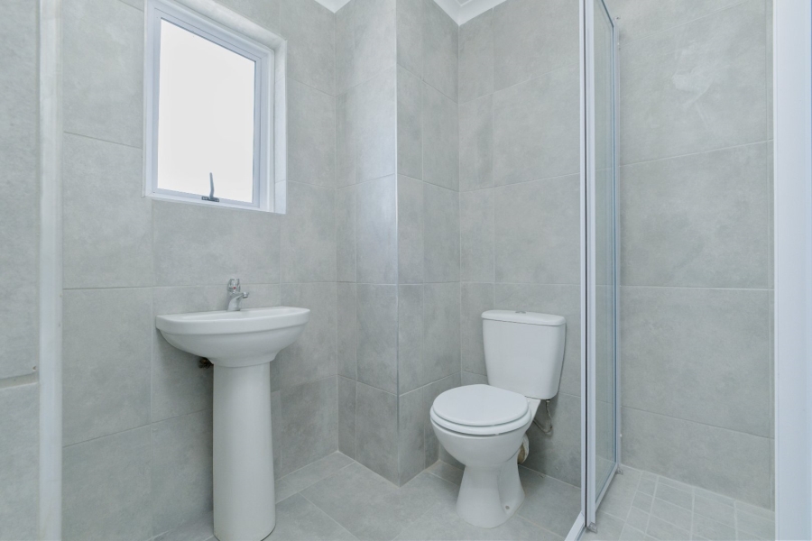 To Let 2 Bedroom Property for Rent in Parsonsvlei Eastern Cape